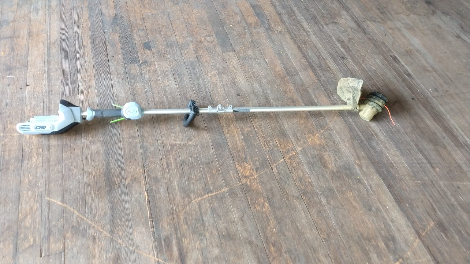 Comparing StraightShaft Vs Curved Shaft String Trimmers Gum Zap